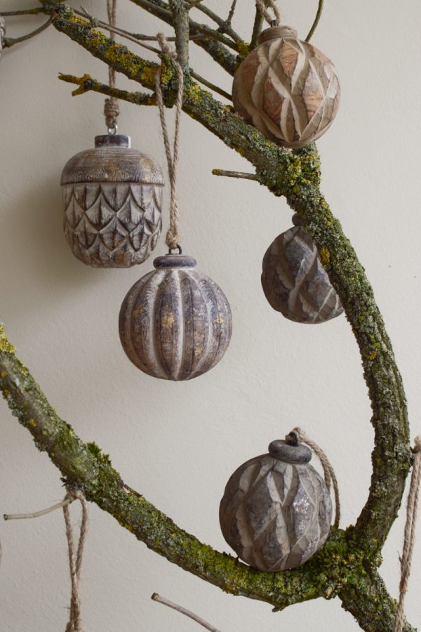 Holz Anhänger Kugel Holzkugel Weihnachtskugel Eichel Holzeichel Aufhänger Hänger Weihnachtsanhänger Holzdeko Advent Weihnachten natürliche Weihnachtsdeko im Mrs Greenery Shop bestellen