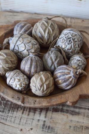 Holz Anhänger Kugel Holzkugel Weihnachtskugel Eichel Holzeichel Aufhänger Hänger Weihnachtsanhänger Holzdeko Advent Weihnachten natürliche Weihnachtsdeko im Mrs Greenery Shop bestellen