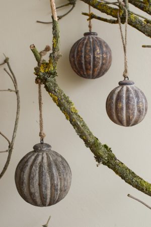 Holz Anhänger Kugel Holzkugel Weihnachtskugel Eichel Holzeichel Aufhänger Hänger Weihnachtsanhänger Holzdeko Advent Weihnachten natürliche Weihnachtsdeko im Mrs Greenery Shop bestellen
