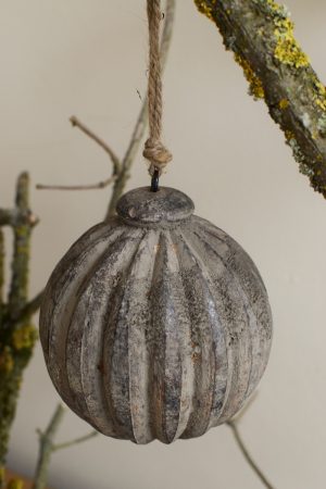 Holz Anhänger Kugel Holzkugel Weihnachtskugel Eichel Holzeichel Aufhänger Hänger Weihnachtsanhänger Holzdeko Advent Weihnachten natürliche Weihnachtsdeko im Mrs Greenery Shop bestellen