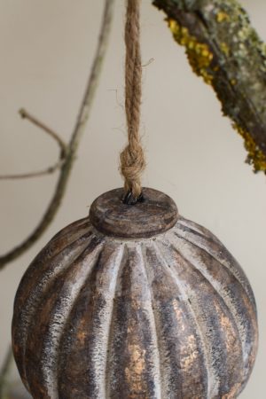 Holz Anhänger Kugel Holzkugel Weihnachtskugel Eichel Holzeichel Aufhänger Hänger Weihnachtsanhänger Holzdeko Advent Weihnachten natürliche Weihnachtsdeko im Mrs Greenery Shop bestellen