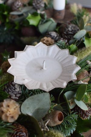 Kerzenhalter für deinen Adventskranz im Antik-Look in Vintage weiß für Blockkerzen. Advent Weihnachten Adventsdeko Adventskranz Kerze