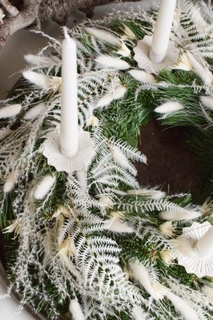 Kerzenhalter Stabkerzen Kerze weiß Adventskranz Kerzenständer Metalldeko antik vintage Metalldeko Weihnachtsdeko Adventsdeko im Mrs Greenery Shop bestellen kaufen