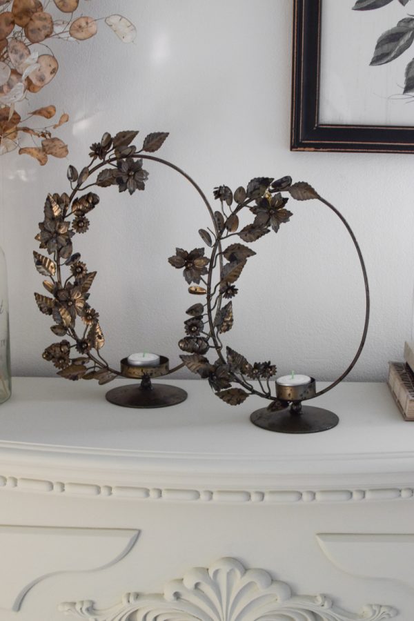 Floraler Kerzenhalter und Teelichthalter mit Metallring zum Aufstellen aus dem Mrs Greenery Shop