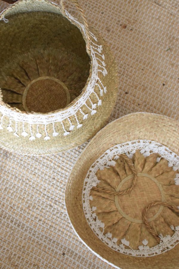 Korb mit Spitzenborte. Seegras Seegraskorb Dekokorb Aufbewahrungskorb Naturdeko Kreativ jetzt im Mrs Greenery Shop bestellen kaufen