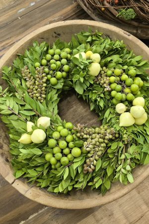 Kranz Früchtekranz Beerenkranz grün rot Herbstkranz Kränze im Mrs greenery shop bestellen kaufen