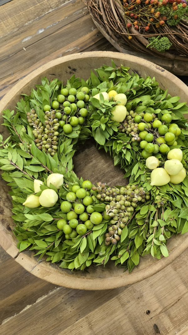 Kranz Früchtekranz Beerenkranz grün rot Herbstkranz Kränze im Mrs greenery shop bestellen kaufen