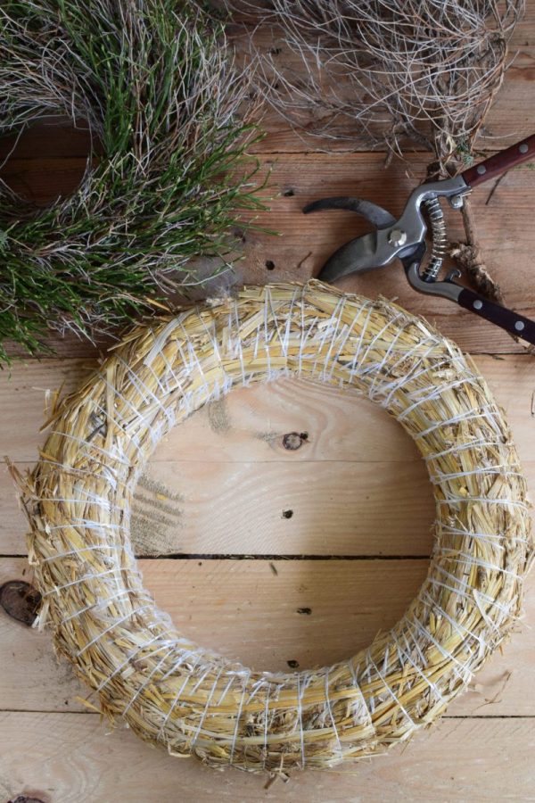 Strohkranz 30x6 cm kaufen und kreativ sein. Kranz Kränze Strohrömer bestellen