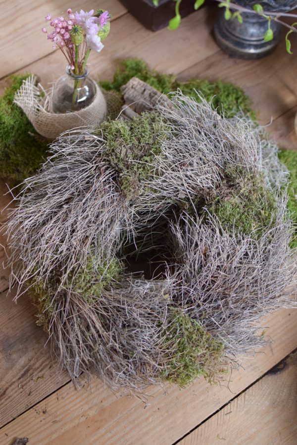 Kranz Euphorbia Moos Kränze fertig gebunden Mooskranz Euphorbia Kranz getrocknet im Mrs Greenery Shop bestellen Naturdeko Deko mit Naturmaterialien
