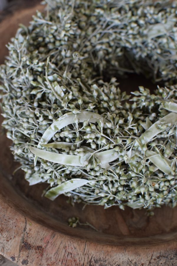 Eukalyptuskranz Früchtekranz Eukalyptusfrüchte gewachst Wachskranz Kranz Kränze fertig gebunden Fertigkranz im Mrs Greenery Shop bestellen
