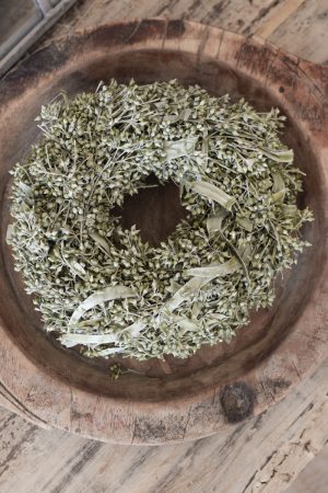 Eukalyptuskranz Früchtekranz Eukalyptusfrüchte gewachst Wachskranz Kranz Kränze fertig gebunden Fertigkranz im Mrs Greenery Shop bestellen