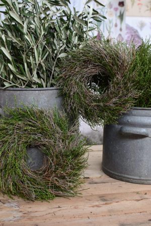 Mit dem Kreativ Set Greenery Kranz kannst du aus Heidelbeere Euphorbia Kranz binden selber machen diy mrs greenery