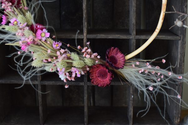 Loop Kranz binden mit Trockenblumen: Online Workshop inkl. Material Kränze selber machen aus getrockneten Blumen. Trockenblumenkranz, Kränze selbermachen Anleitung Loopkranz DIY Selberbinden selbermachen