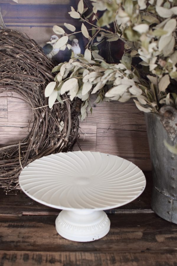 Metall Tablett creme weiß antik-look. Dekotablett Etagere Dekoidee Deko im Mrs Greenery Shop bestellen