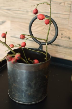 Antiker Pflanztopf Becher aus Metall Einzelstücke Vintage Mrs Greenery Shop