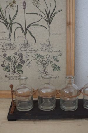 Dekotablett Tablett mit Glas Flaschen Dekoidee Deko mit Naturmaterialien im Mrs Greenery Shop kaufen bestellen Naturdeko Deko natürlich dekorieren
