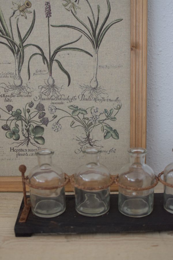 Dekotablett Tablett mit Glas Flaschen Dekoidee Deko mit Naturmaterialien im Mrs Greenery Shop kaufen bestellen Naturdeko Deko natürlich dekorieren