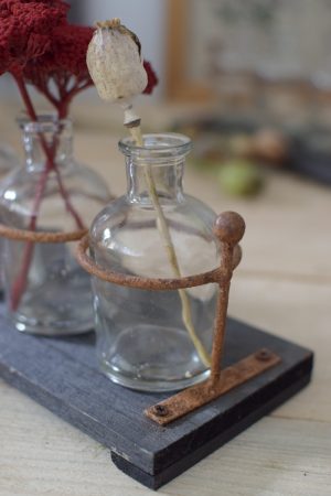 Dekotablett Tablett mit Glas Flaschen Dekoidee Deko mit Naturmaterialien im Mrs Greenery Shop kaufen bestellen Naturdeko Deko natürlich dekorieren