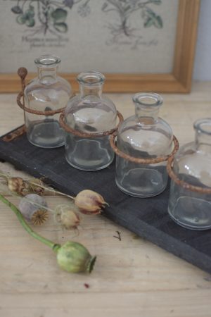 Dekotablett Tablett mit Glas Flaschen Dekoidee Deko mit Naturmaterialien im Mrs Greenery Shop kaufen bestellen Naturdeko Deko natürlich dekorieren