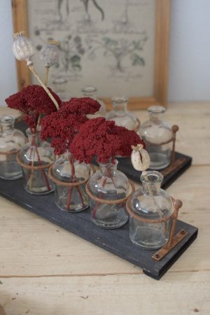 Dekotablett Tablett mit Glas Flaschen Dekoidee Deko mit Naturmaterialien im Mrs Greenery Shop kaufen bestellen Naturdeko Deko natürlich dekorieren