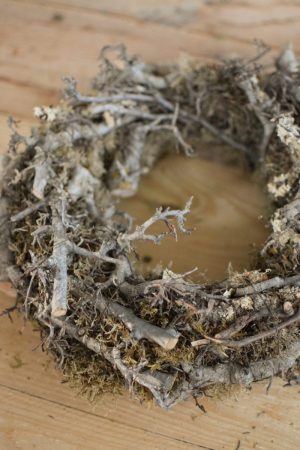 Mooskranz mit Bonsaiholz Holz Fertigkranz Kranz gebunden Naturdeko