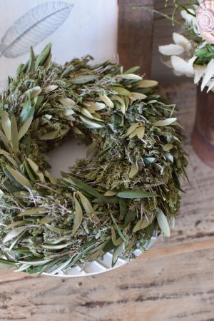 Oliven-Thymian Kranz fertig gebunden Kränze frisch im Mrs Greenery Shop bestellen Olivenkranz