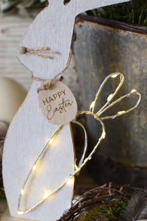 Osterhase Osterdeko mit LED Hase zum Aufstellen Ostern Holz Deko im Mrs Greenery Shop bestellen