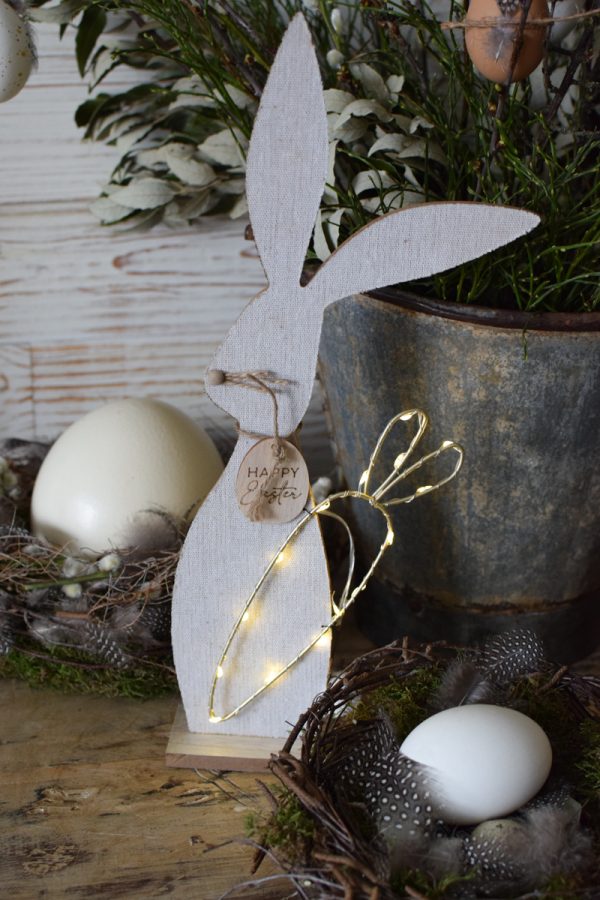 Osterhase Osterdeko mit LED Hase zum Aufstellen Ostern Holz Deko im Mrs Greenery Shop bestellen