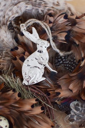 Osterhase Hase Metallhase silber zum aufhängen. Anhänger aus Metall. Osterdeko Ostern im Mrs Greenery Shop bestellen kaufen