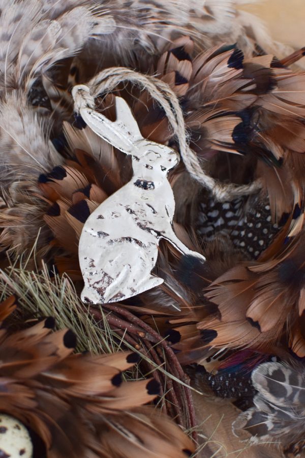 Osterhase Hase Metallhase silber zum aufhängen. Anhänger aus Metall. Osterdeko Ostern im Mrs Greenery Shop bestellen kaufen