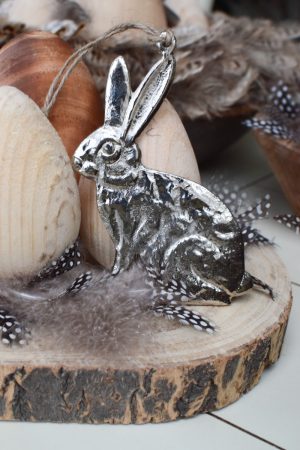 Osterhase Hase Metallhase silber zum aufhängen. Anhänger aus Metall. Osterdeko Ostern im Mrs Greenery Shop bestellen kaufen