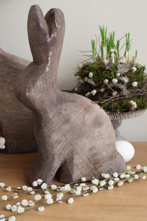 Hase Holzhase Osterhase Vollholz Pappel Pappelholz grau Pappelhase naturhase dekohase handarbeit osterdeko deko grau dekoidee holzdeko naturdeko im Mrs Greenery Shop bestellen kaufen