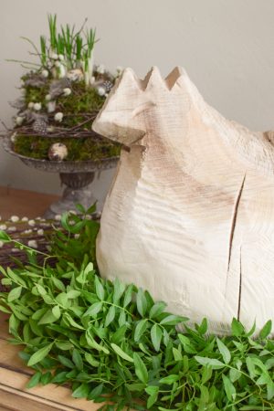 Henne Holzhenne pappelholz osternest handarbeit osterhenne osterdeko deko dekoidee holzdeko naturdeko im Mrs Greenery Shop bestellen kaufen