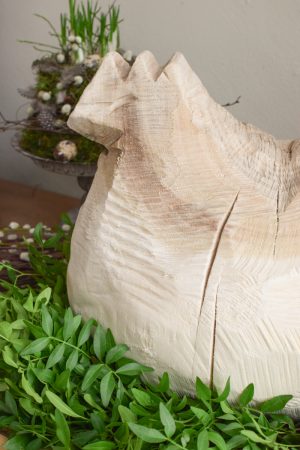 Henne Holzhenne pappelholz osternest handarbeit osterhenne osterdeko deko dekoidee holzdeko naturdeko im Mrs Greenery Shop bestellen kaufen