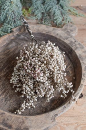 Pfefferbeeren hell weiß kaufen bei Mrs Greenery: Ein Bund getrocknet. Für deine kreativen Naturdekos. Kreativsein mit Naturmaterialien Trockenblumen