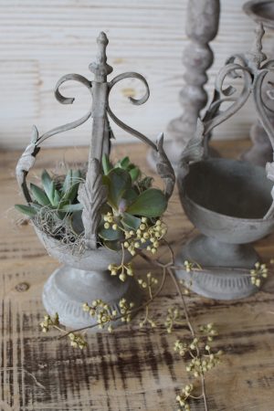 Pflanzkrone Metall Vintage Metalldeko Pflanzen grau Pflanztopf Gefäß Topfpflanze deko Dekoidee Mrs Greenery Shop