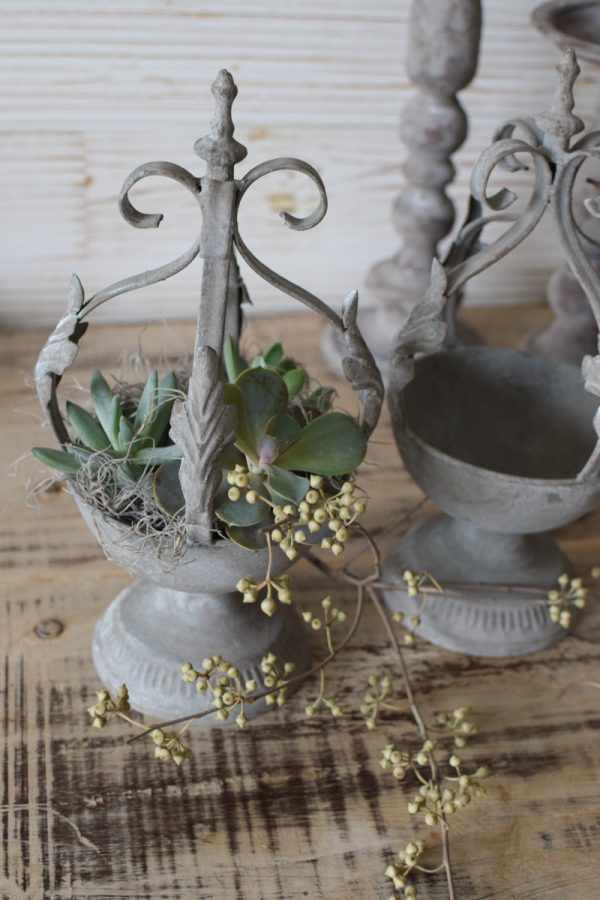 Pflanzkrone Metall Vintage Metalldeko Pflanzen grau Pflanztopf Gefäß Topfpflanze deko Dekoidee Mrs Greenery Shop
