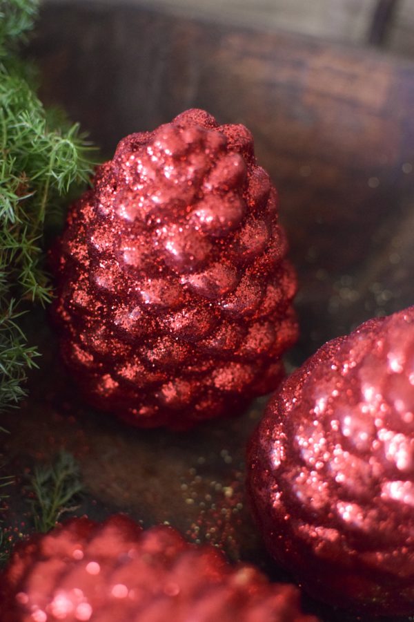 Pinienzapfen rot glitzer gewachst Winterdeko Zapfen Pinie Weihnachten im Mrs Greenery Shop bestellen