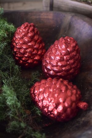 Pinienzapfen rot glitzer gewachst Winterdeko Zapfen Pinie Weihnachten im Mrs Greenery Shop bestellen