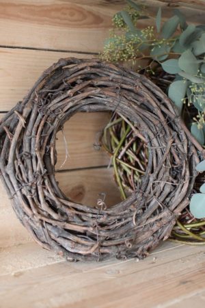 Rebenkranz fertig gebunden. Kranz aus Reben. Naturdeko mit Kränzen Kranz