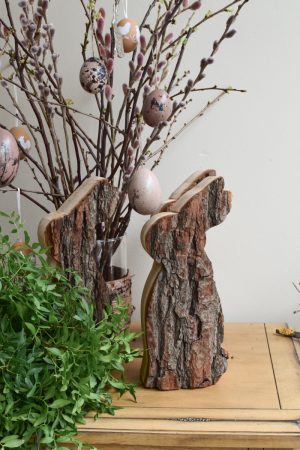 Hase Holzhase Osterhase Vollholz Rinde Rindenhase unbehandelt naturhase dekohase handarbeit osterdeko deko dekoidee holzdeko naturdeko im Mrs Greenery Shop bestellen kaufen