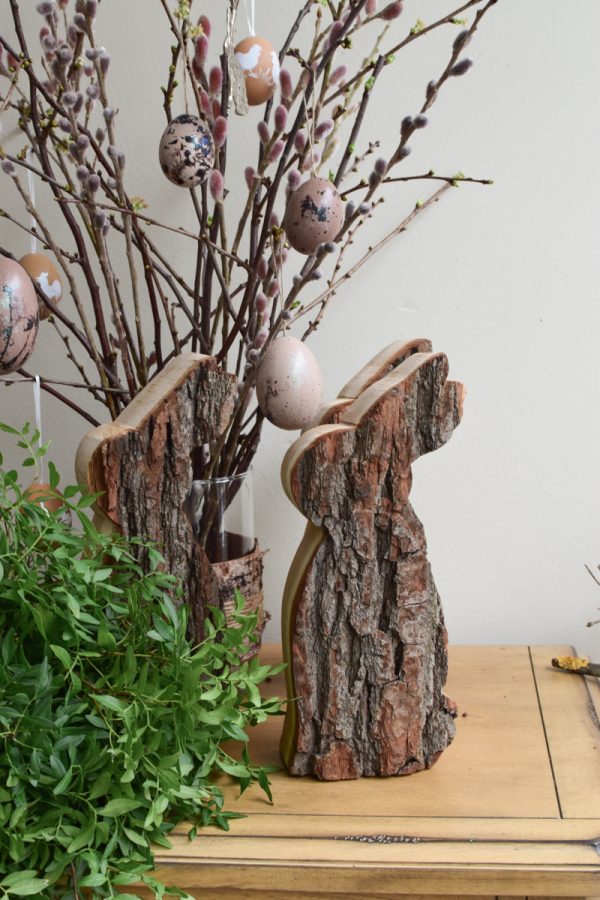 Hase Holzhase Osterhase Vollholz Rinde Rindenhase unbehandelt naturhase dekohase handarbeit osterdeko deko dekoidee holzdeko naturdeko im Mrs Greenery Shop bestellen kaufen