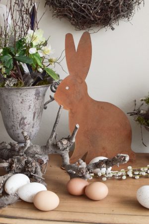 Hase Rosthase Rost Osterhase Rosthase Metallhase edelrost dekohase handarbeit osterdeko deko dekoidee holzdeko naturdeko im Mrs Greenery Shop bestellen kaufen
