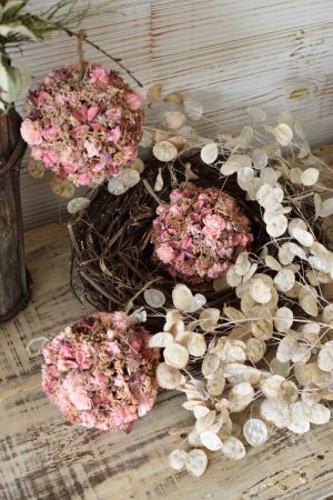 Trockenblumenkugel Trockenblumen getrocknete Blüten Naturdeko Kreativ jetzt im Mrs Greenery Shop bestellen kaufen