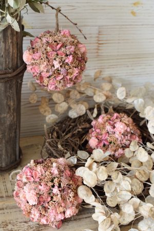 Trockenblumenkugel Trockenblumen getrocknete Blüten Naturdeko Kreativ jetzt im Mrs Greenery Shop bestellen kaufen