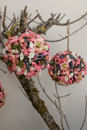 Trockenblumenkugel Trockenblumen getrocknete Blüten Naturdeko Kreativ jetzt im Mrs Greenery Shop bestellen kaufen