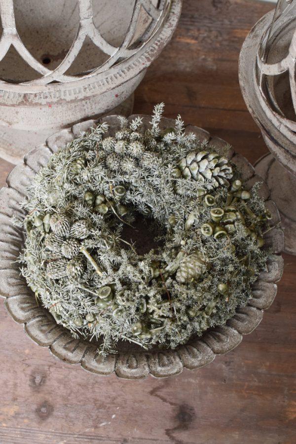 Zapfenkranz gewachst grau grün Wachskranz fertigkranz Kranz Kränze Herbstkranz Winterkranz vom Mrs Greenery Shop