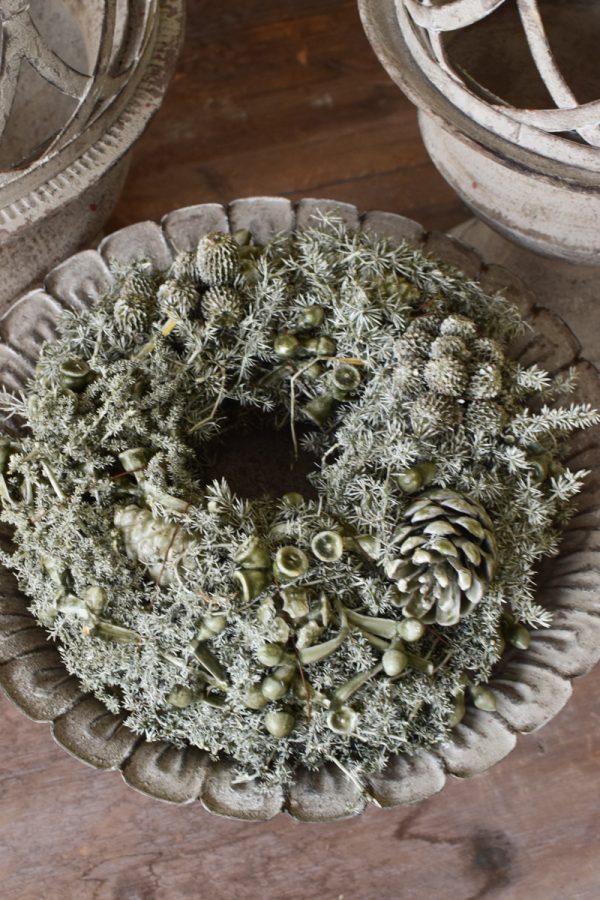 Zapfenkranz gewachst grau grün Wachskranz fertigkranz Kranz Kränze Herbstkranz Winterkranz vom Mrs Greenery Shop