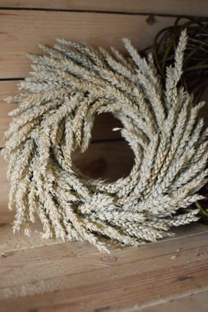 Weizenkranz fertig gebunden. Kranz aus Weizen. Naturdeko mit Kränzen Kranz