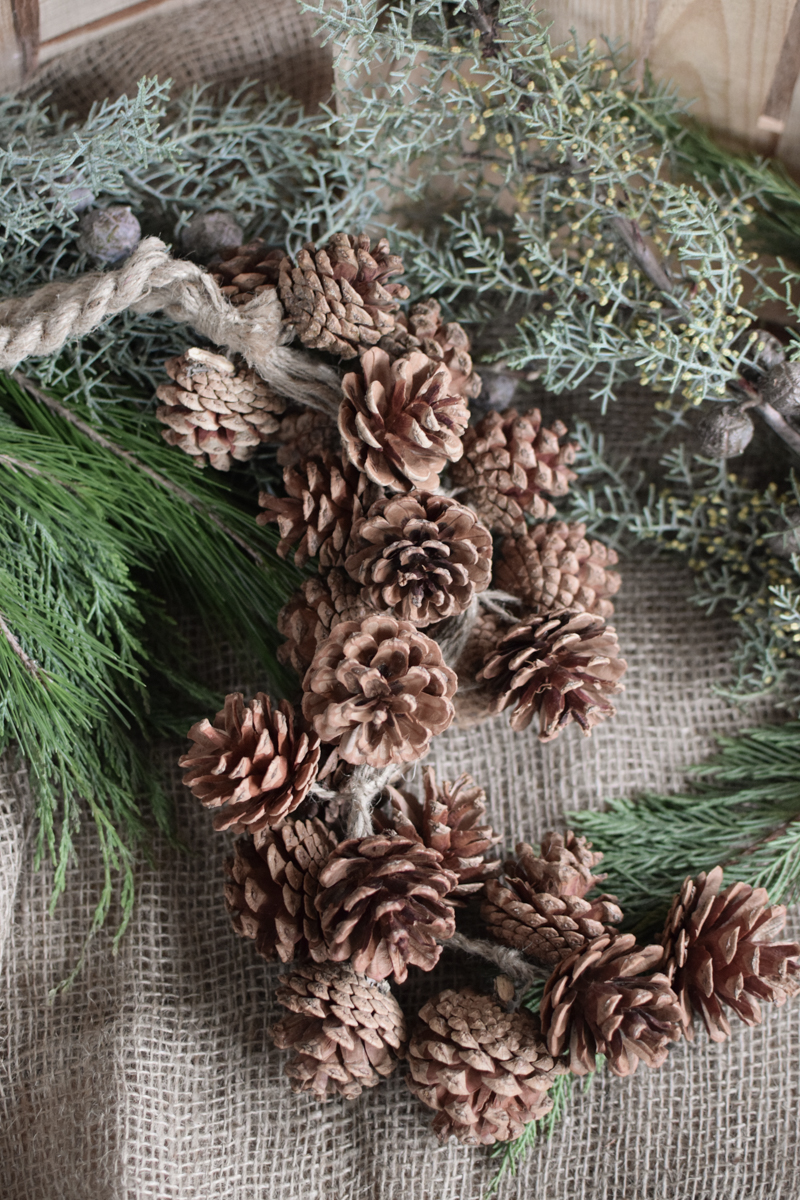 Zapfengirlande Girlande Zapfen WEihnachtsgirlande Zapfendeko im Mrs Greenery Shop bestellen